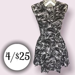 H&M Tropical Palm Leaf Sleeveless Fitted Skater Dress Size 4